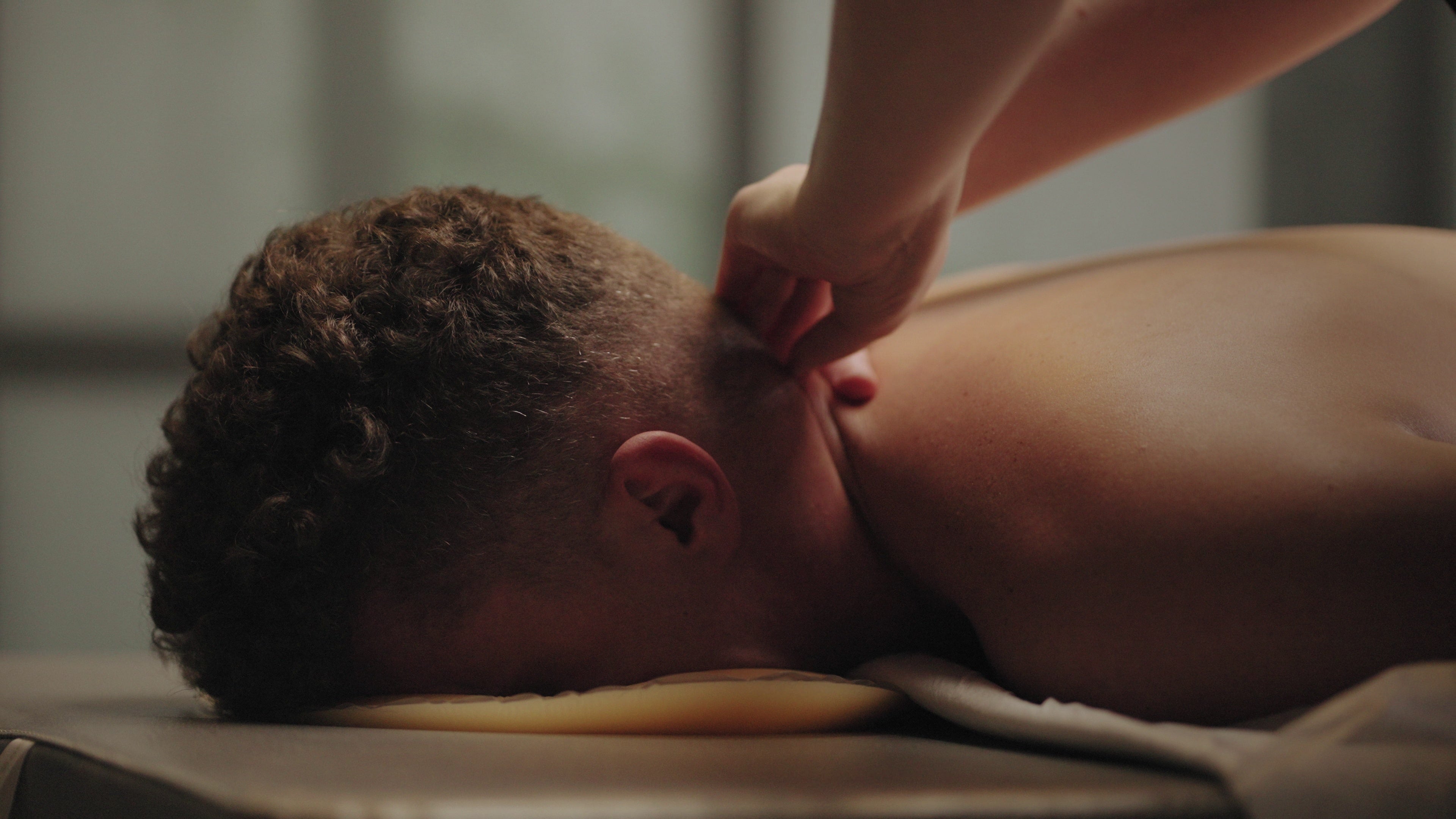 Gua Sha for Tight Necks and Shoulders: A 5-Minute Routine With Po Sum On